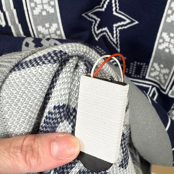 NFL Apparel Cowboys LED Lighted Sweater Mens 2XL Winter Pullover - Picture 4 of 13